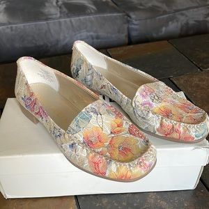 Anne Klein shoes, size 7 1/2